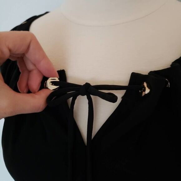 Black House White Market Gold Accent Keyhole Neck Dress Size XS 4 way stretch - Picture 6 of 8